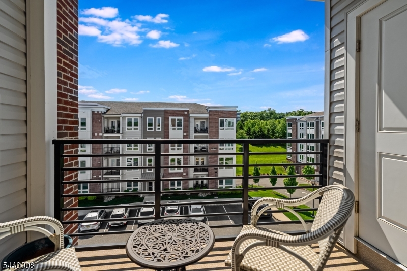 3 Vanderbilt Blvd 402 Property Photo 19