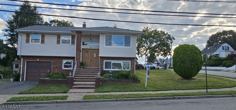 11 Martha Ave Property Photo 1