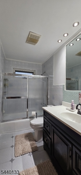 11 Martha Ave Property Photo 15