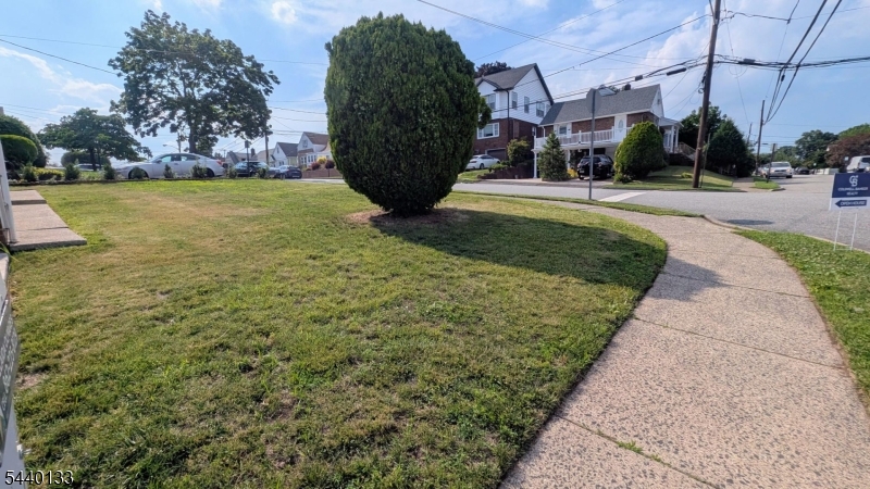 11 Martha Ave Property Photo 29