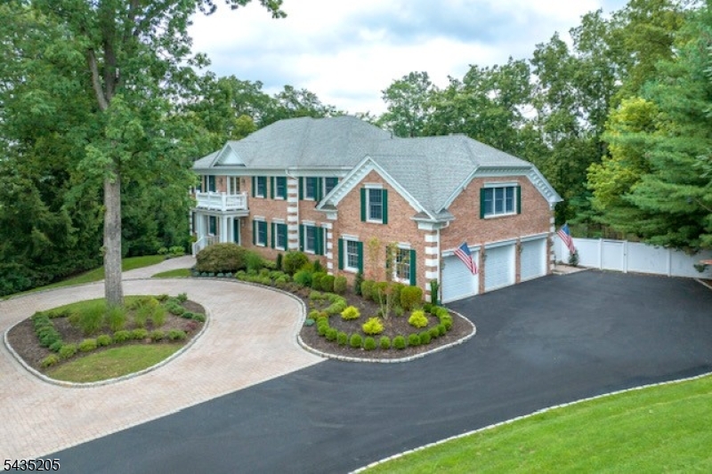 12 Oak Hill Dr Property Photo 1