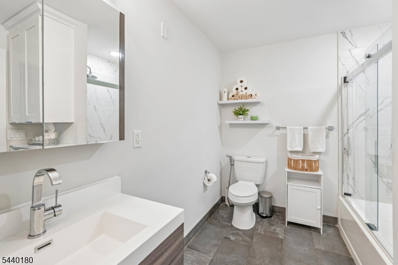 62 69th St 209 Property Photo 11