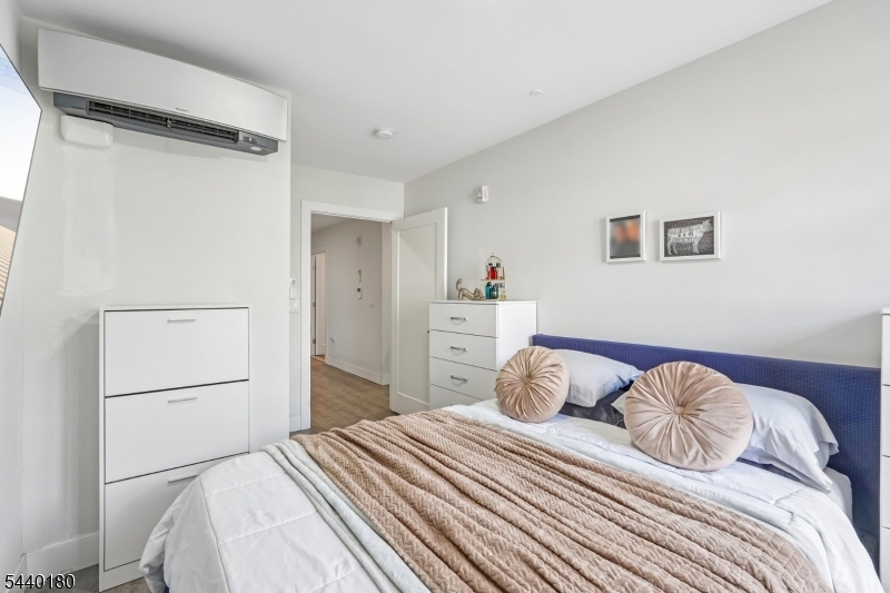 62 69th St 209 Property Photo 15