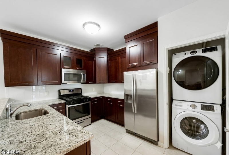 102 E Elizabeth Ave 412 Property Photo 2