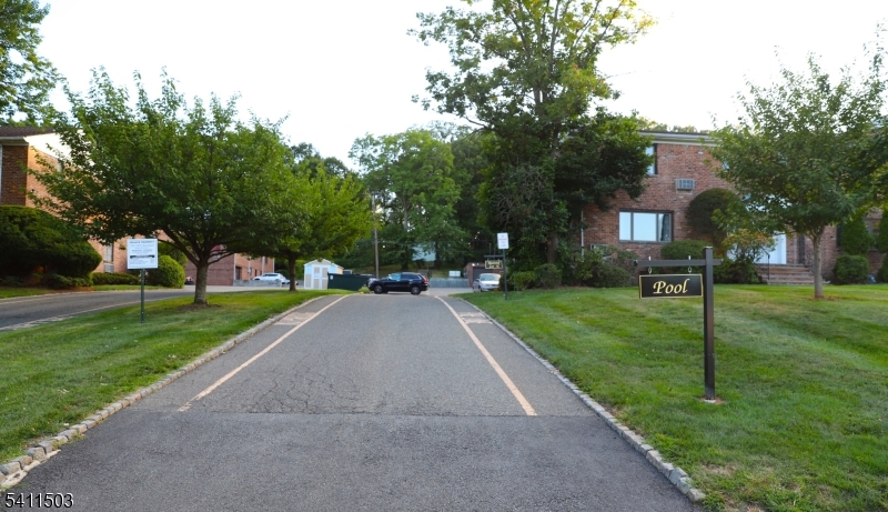 72 Troy Drive D Property Photo 4