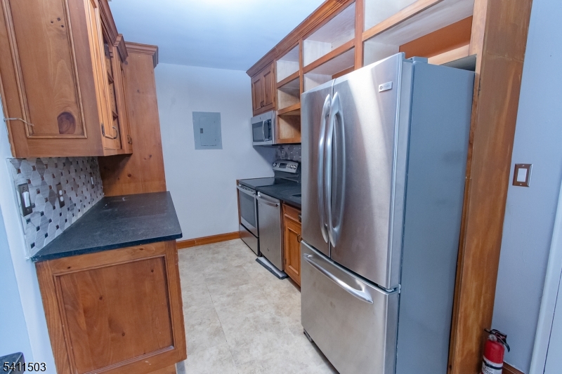 72 Troy Drive D Property Photo 10