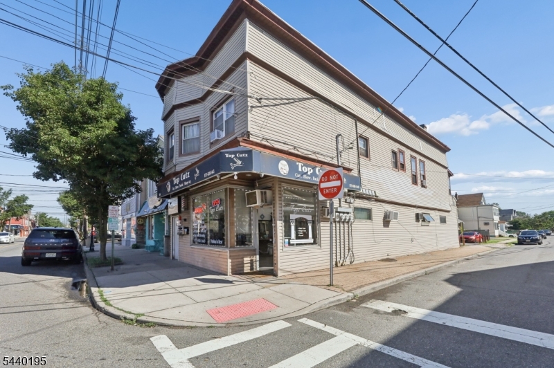 604 Van Houten Ave Property Photo 3