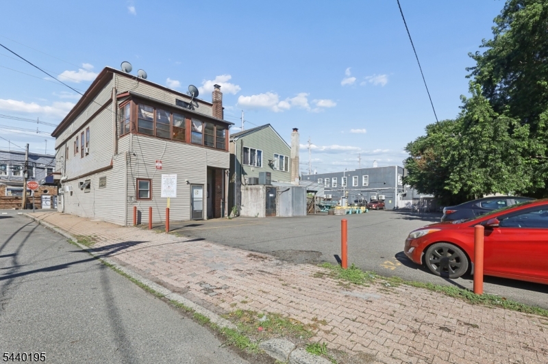 604 Van Houten Ave Property Photo 6