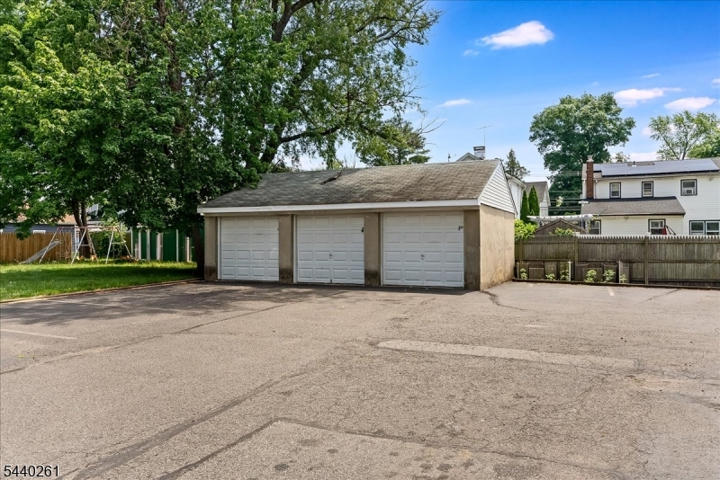 112 Westervelt Ave Property Photo 3
