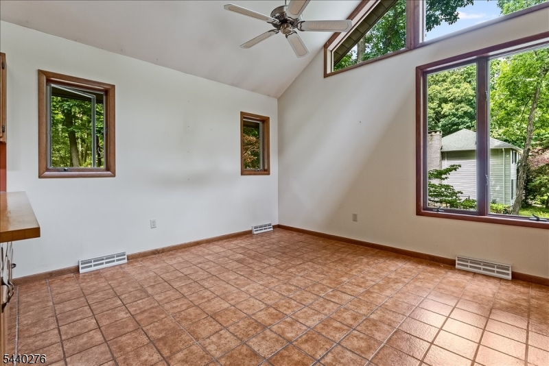 37 Heather Ln Property Photo 10