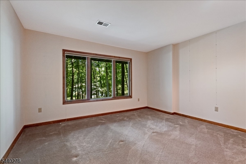37 Heather Ln Property Photo 23