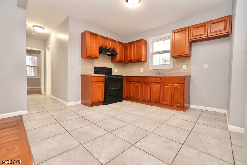 151 Vermont Ave Property Photo 7