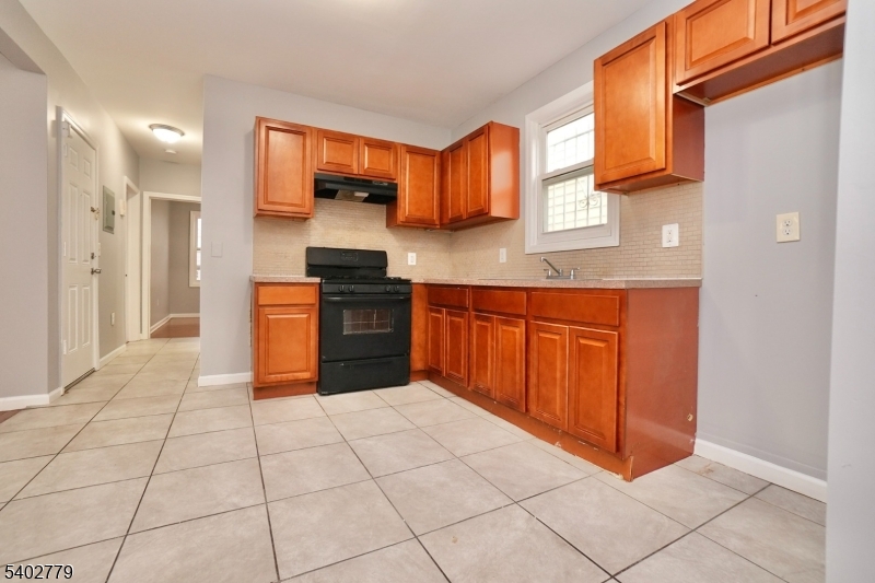 151 Vermont Ave Property Photo 8