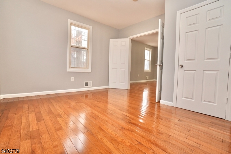 151 Vermont Ave Property Photo 13