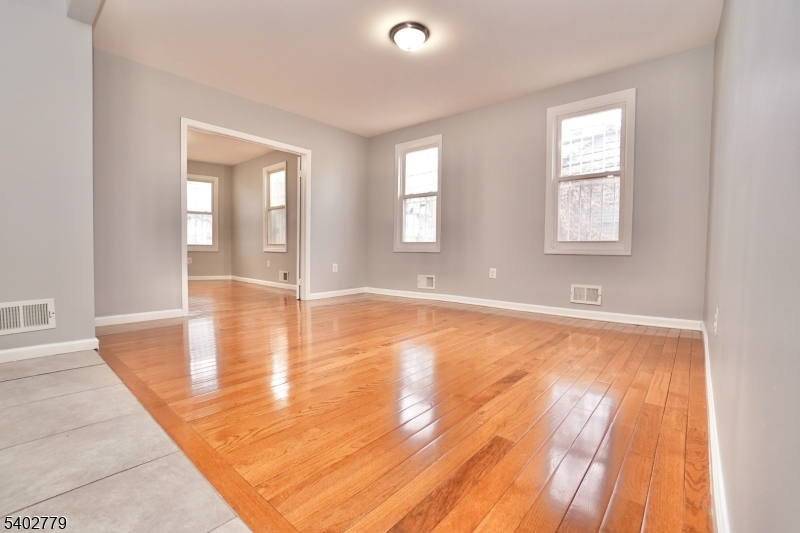 151 Vermont Ave Property Photo 14