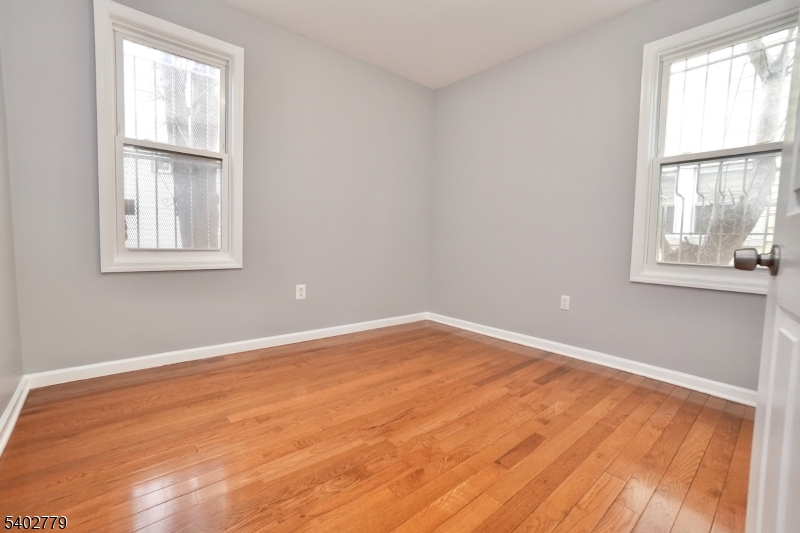 151 Vermont Ave Property Photo 17
