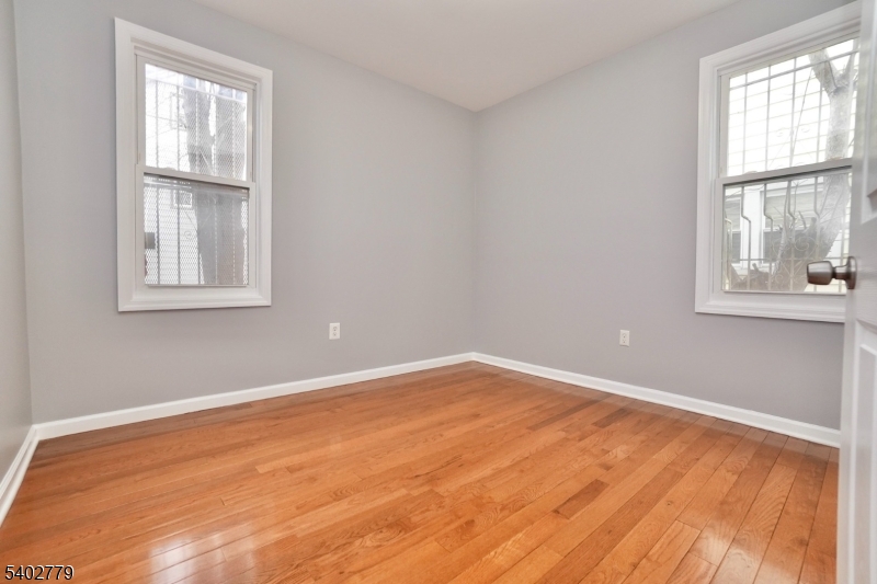 151 Vermont Ave Property Photo 18