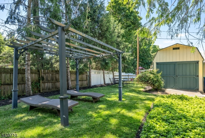 10 Cedar St Property Photo 28