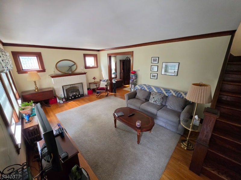12 Brook Pl Property Photo 3