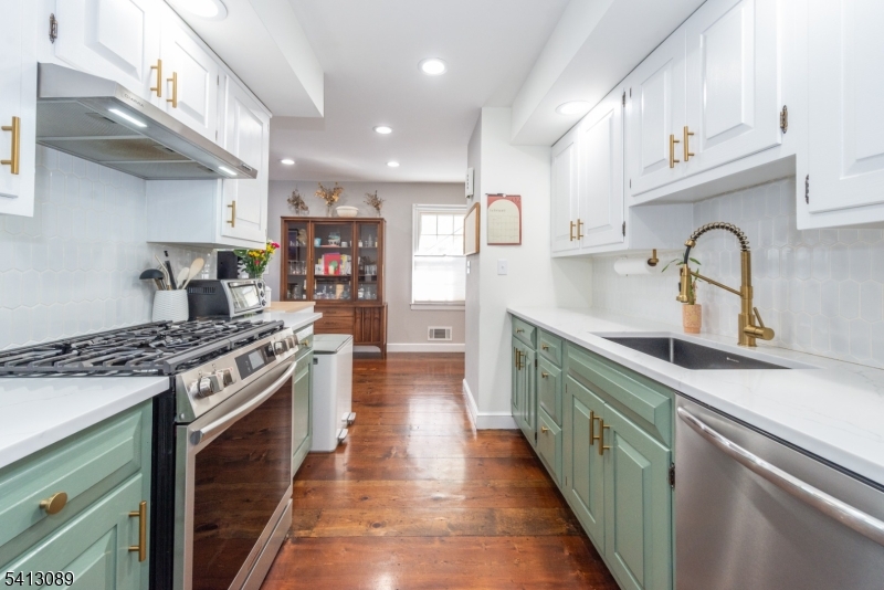 5 Murray Hill Sq Property Photo 2