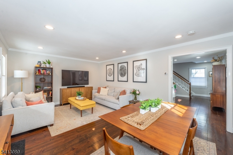 5 Murray Hill Sq Property Photo 3