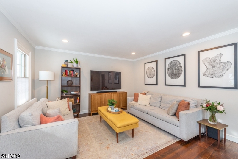 5 Murray Hill Sq Property Photo 7