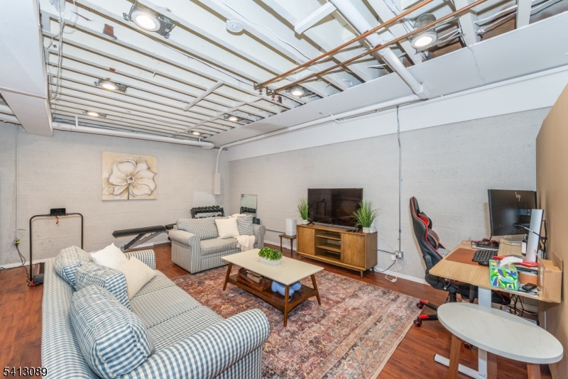 5 Murray Hill Sq Property Photo 23