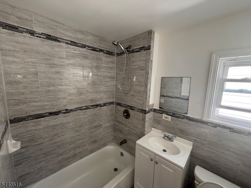 271 Vermont Ave 1 Property Photo 7