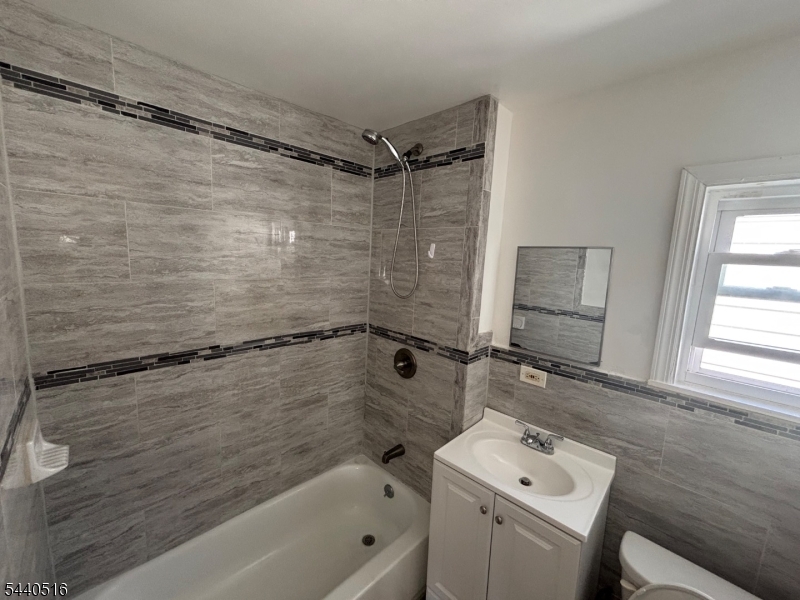 271 Vermont Ave 1 Property Photo 8