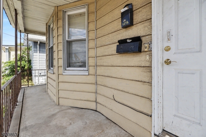 738 Edgar Rd Property Photo 4