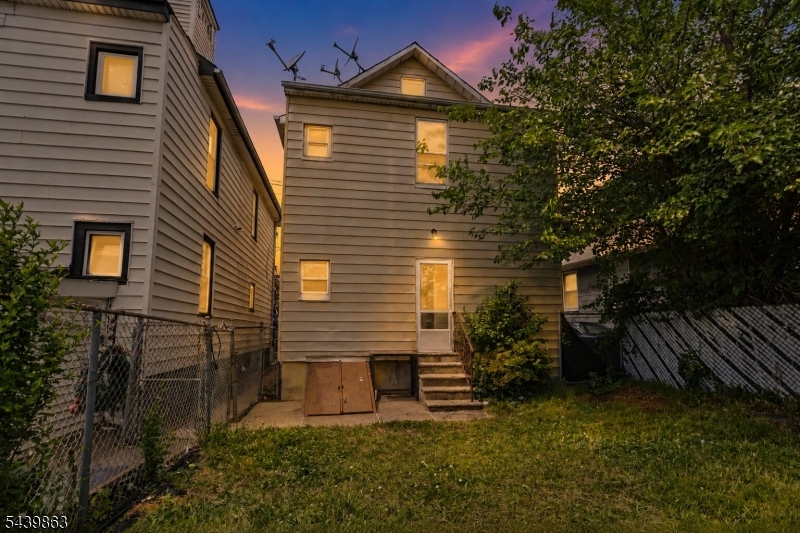 738 Edgar Rd Property Photo 19