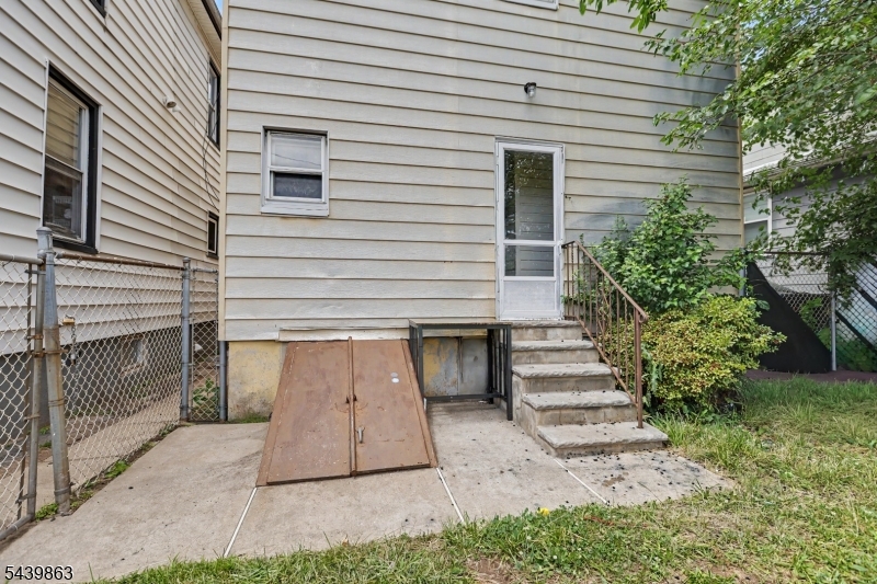 738 Edgar Rd Property Photo 20