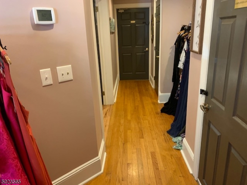 188 Spring St Property Photo 5