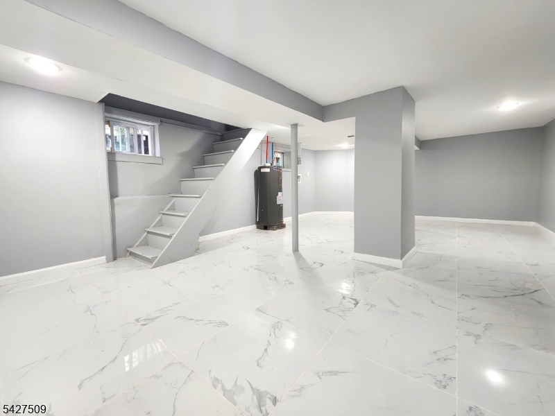 102 Washington Ave Property Photo 14