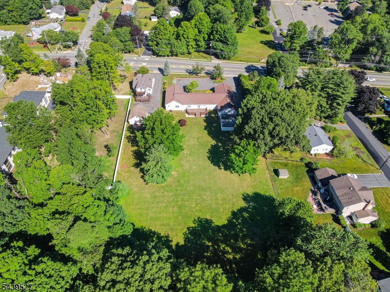 1093 Littleton Rd Property Photo 8