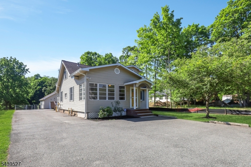 1093 Littleton Rd Property Photo 14