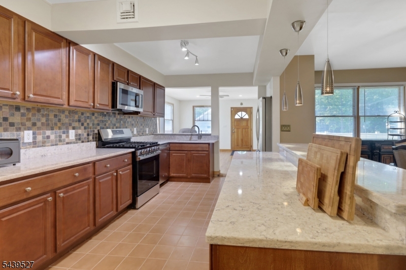 1093 Littleton Rd Property Photo 28