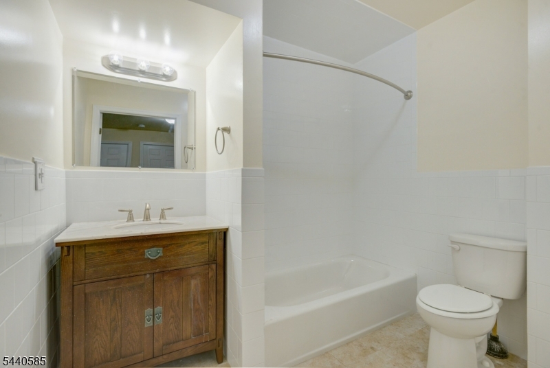 83 Summit Ave 3a Property Photo 5