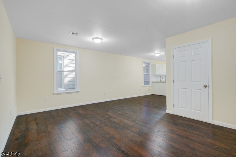 83 Summit Ave 3a Property Photo 6