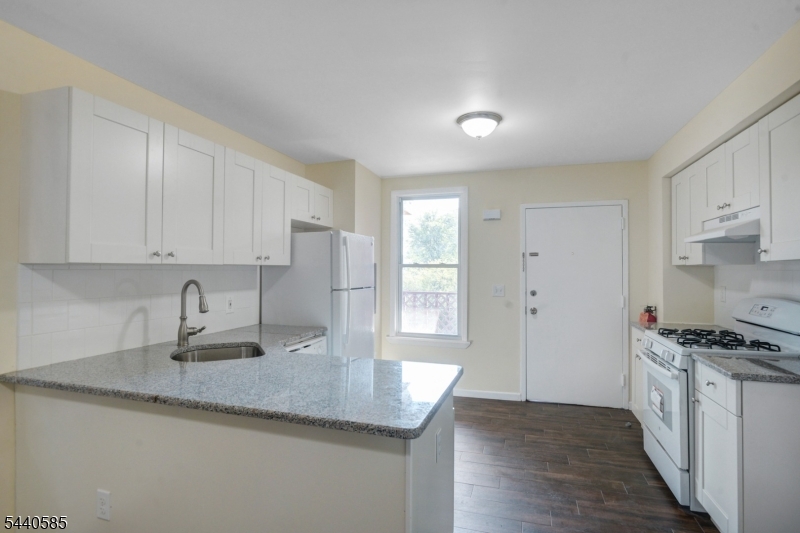 83 Summit Ave 3a Property Photo 8