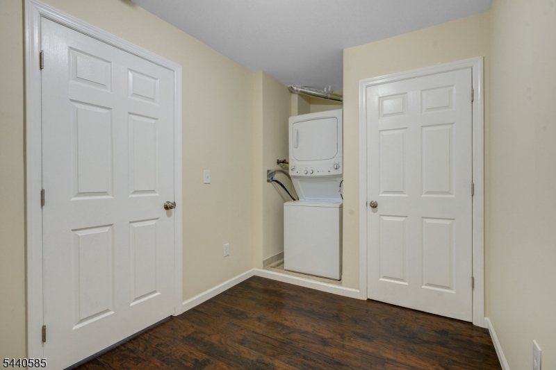 83 Summit Ave 3a Property Photo 10