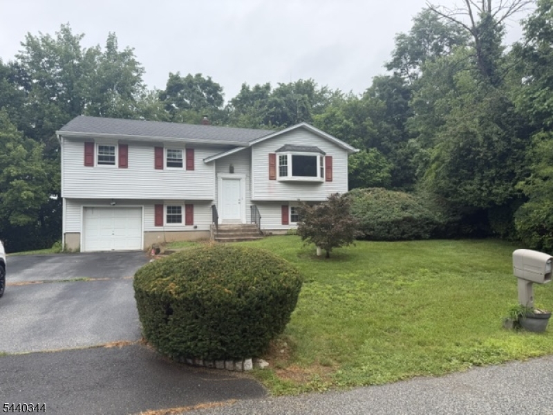 4 Beardslee Hill Dr Property Photo 2