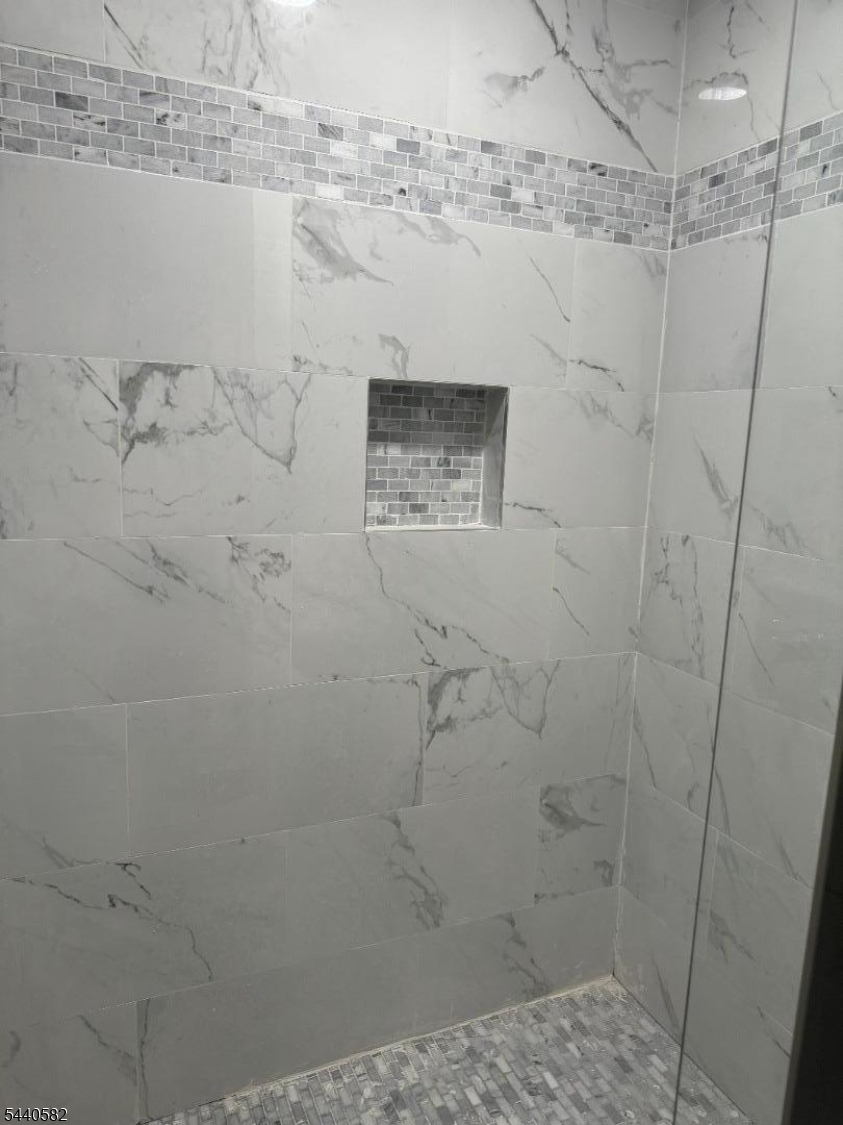 368 Myrtle Ave 3 Property Photo 7