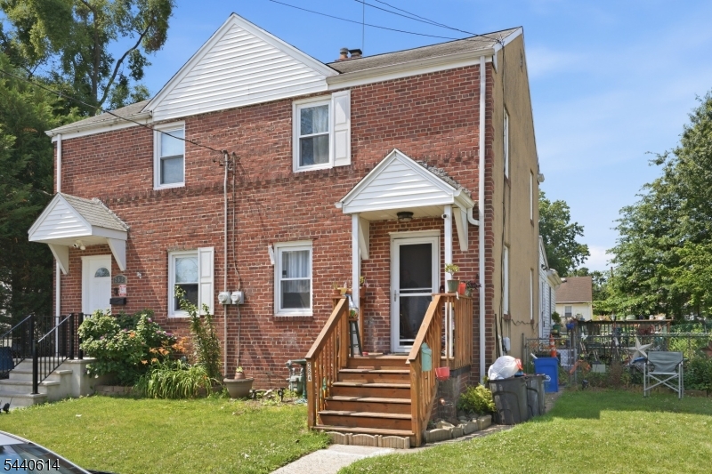 264 Donald Ave Property Photo 1