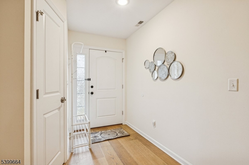 18 Joseph Dr 18 Property Photo 5