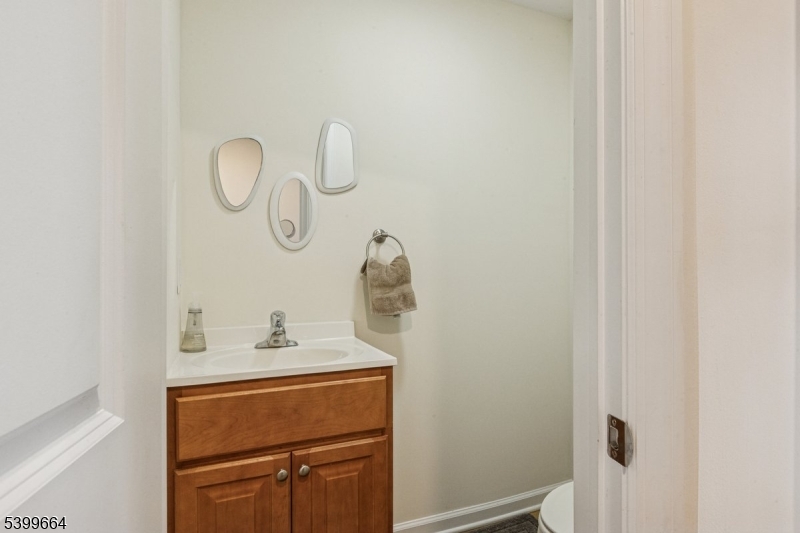 18 Joseph Dr 18 Property Photo 11