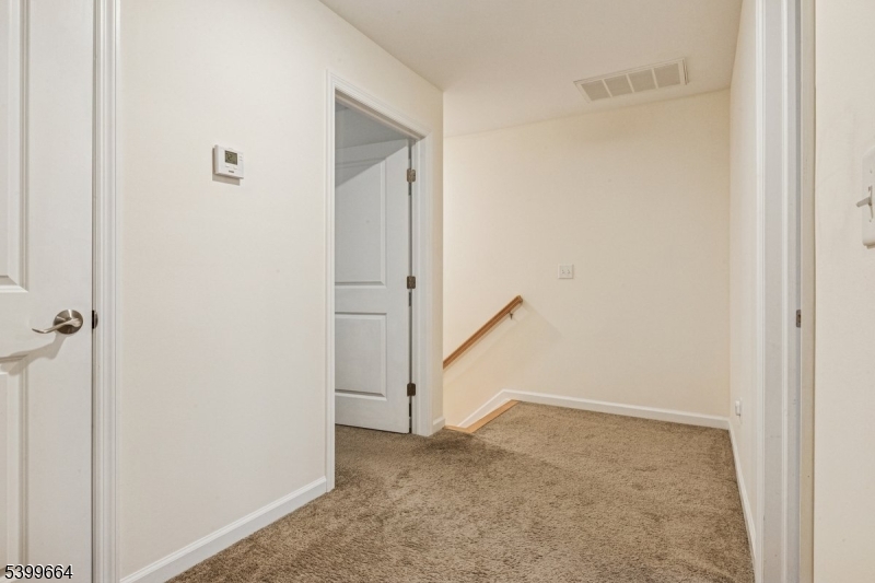 18 Joseph Dr 18 Property Photo 12