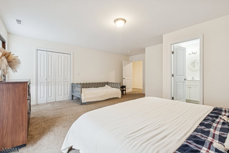 18 Joseph Dr 18 Property Photo 15