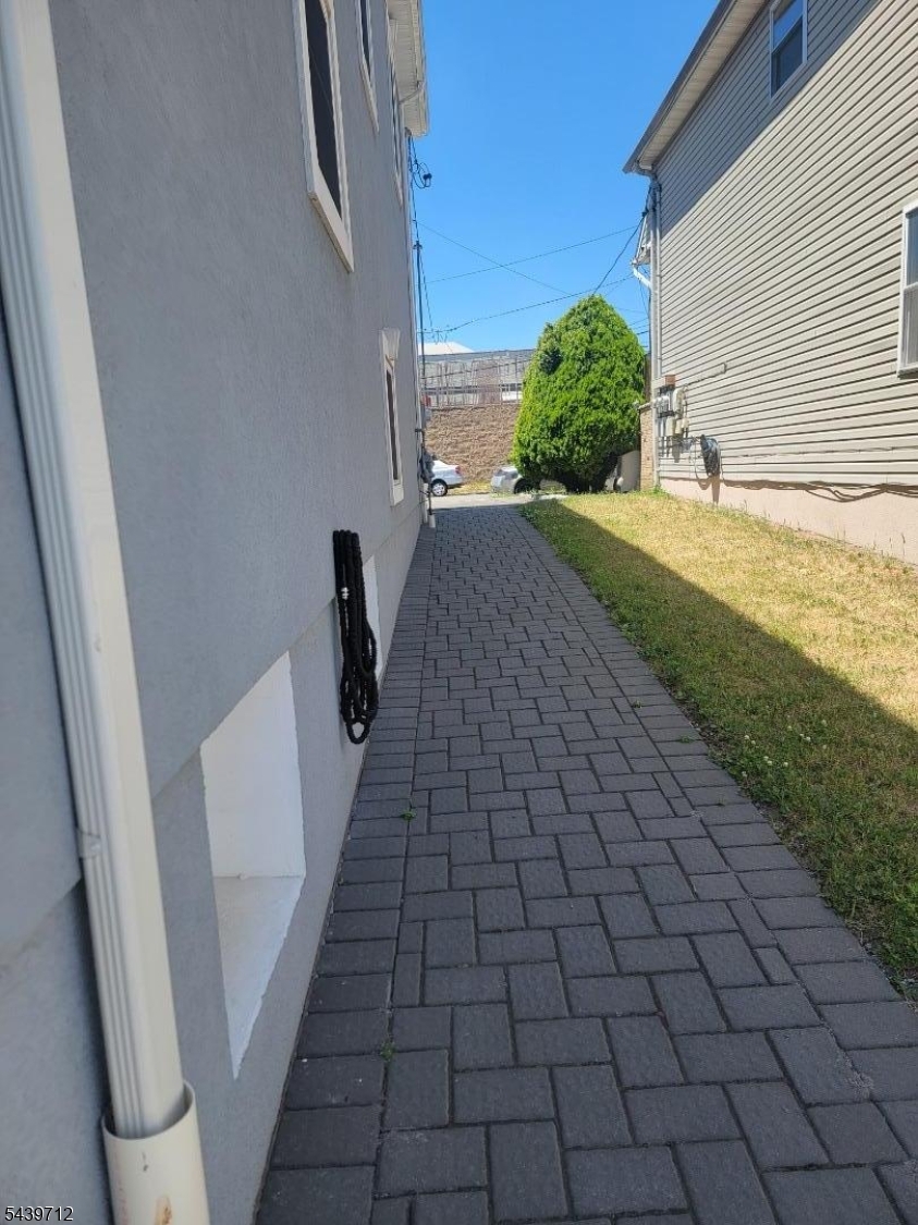 16 Quinton St Property Photo 25
