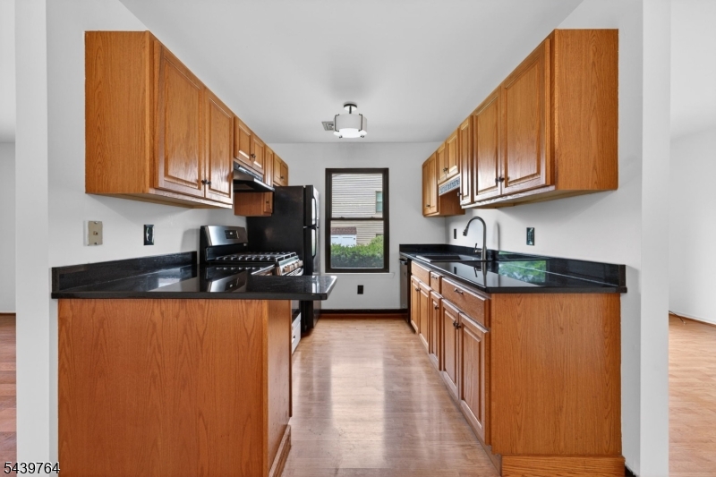 1215 Spruce Hills Dr Property Photo 5